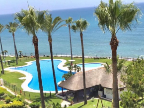 MI CAPRICHO. Fantastic Family Apartment With Private Garden in Complex on the Beachfront